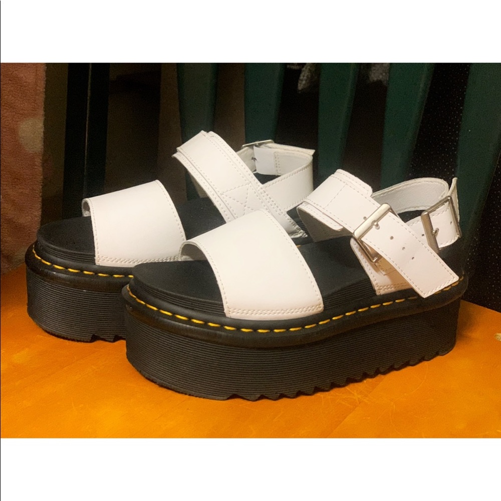 Brand new, unworn Voss Dr. Martens sandal in white. Super cute and trendy
